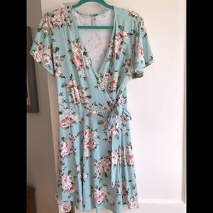 Ideal spring summer travels great faux wrap dress